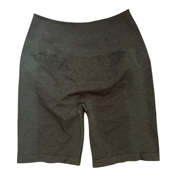 Alphalete Amplify Women's Seamless Scrunch Short Forest Green Size M 8” inseam - Picture 1 of 10